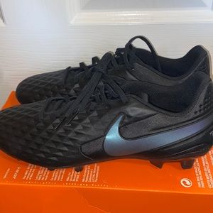 Nike Legend 8 Academy FG/MG